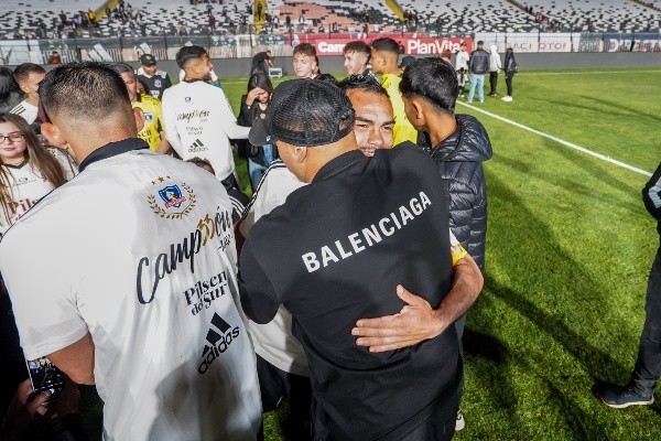 El Tanquecito llenó de flores al capitán del Cacique por su gran temporada. Fuente: Guillermo Salazar.