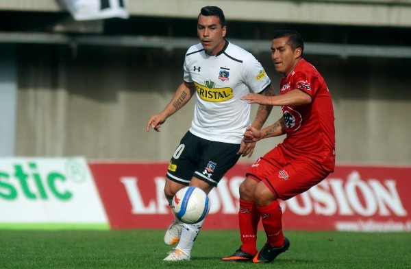 Esteban Paredes literalmente hizo lo que quiso ante Ñublense en el cierre del Clausura 2014. | Foto: Agencia UNO.