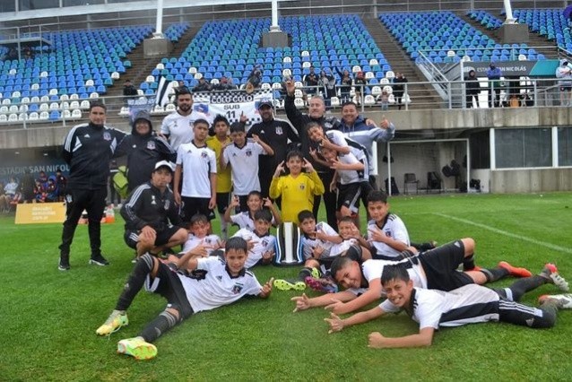 Colo Colo Sub-11 se coronó campeón en Argentina. (Foto: Colo Colo Fútbol Joven)