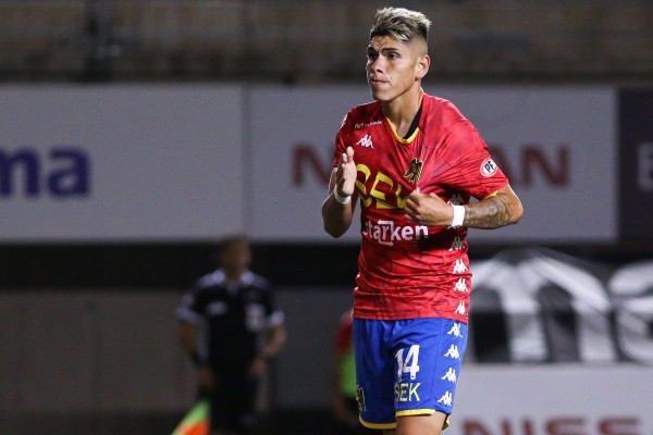 Palacios se fue de Unión Española siendo figura, pero lamentablemente no pudo mantener su nivel en el fútbol brasileño. | Foto: Agencia UNO.