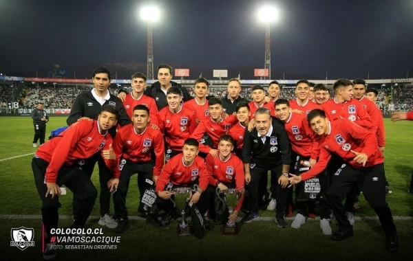 Thomas Osorio celebrando una copa en el Monumental