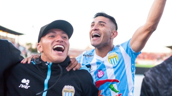 Felipe Flores celebrando la obtención de la Copa Chile con Magallanes | Imagen: Agencia Uno