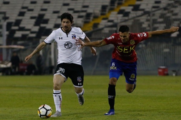 Ramiro González sufrió bastante enfrentando a Colo Colo. / FOTO: Agencia Uno