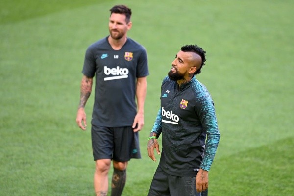 Messi y VIdal fueron muy cercanos en el Barcelona. / FOTO: Getty Images