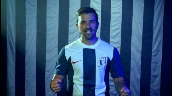 Gabriel Costa siendo presentado en Alianza Lima | Imagen: Captura
