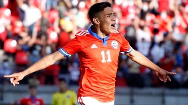 Joan Cruz se suma a Eduardo Villanueva y Darko Fiamengo como los colocolinos que estarán en el Sudamericano