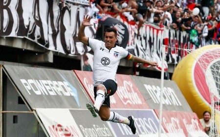 Esteban Paredes seguirá en el fútbol profesional / Foto: Rodrigo Saenz - Agencia Uno