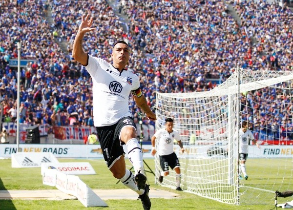 Esteban Paredes celebra su segundo gol ante Universidad de Chile | Imagen: Agencia Uno